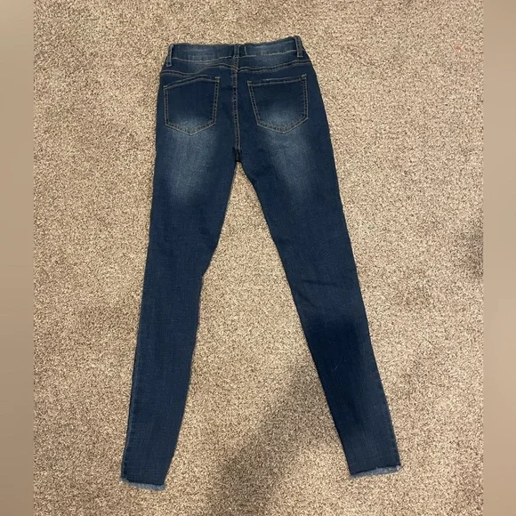 BETWEEN US Distressed Cropped Jeans - Picture 4 of 6